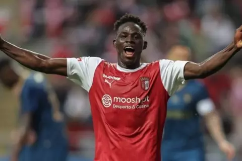 الاتحاد السعودي يخطف موهبة براجا من أنياب تشيلسي ونوتنجهام